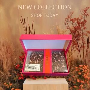 Trina Turk Small Leopard Zip Around Wallet NWT ***